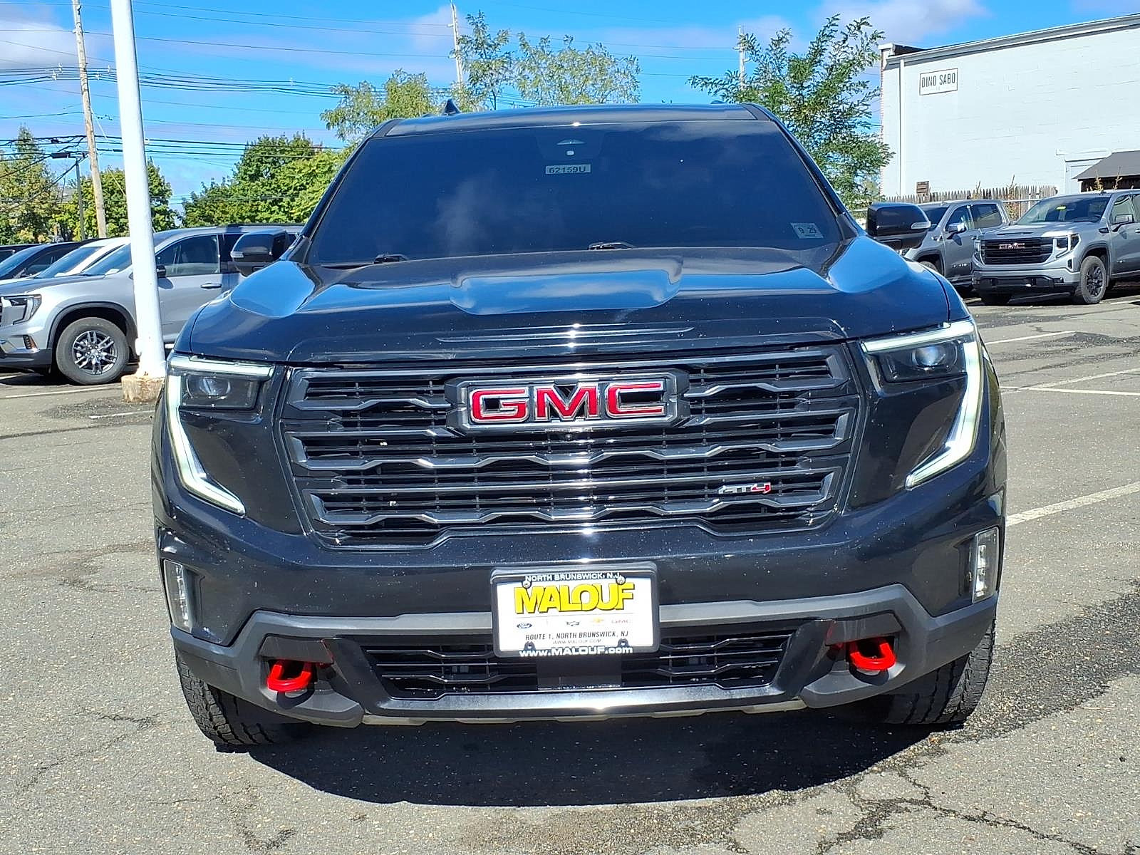 Used 2024 GMC Acadia AT4 AWD/4WD image 2