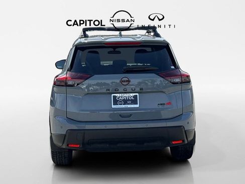 Used 2025 Nissan Rogue SV image 6