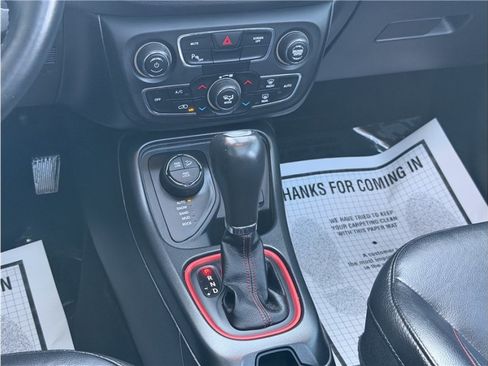 Used 2019 Jeep Compass Trailhawk w/ Leather Interior Group AWD/4WD image 39