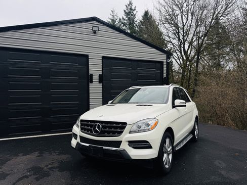 Used 2014 Mercedes-Benz ML 350 4MATIC w/ Premium 1 Package image 19