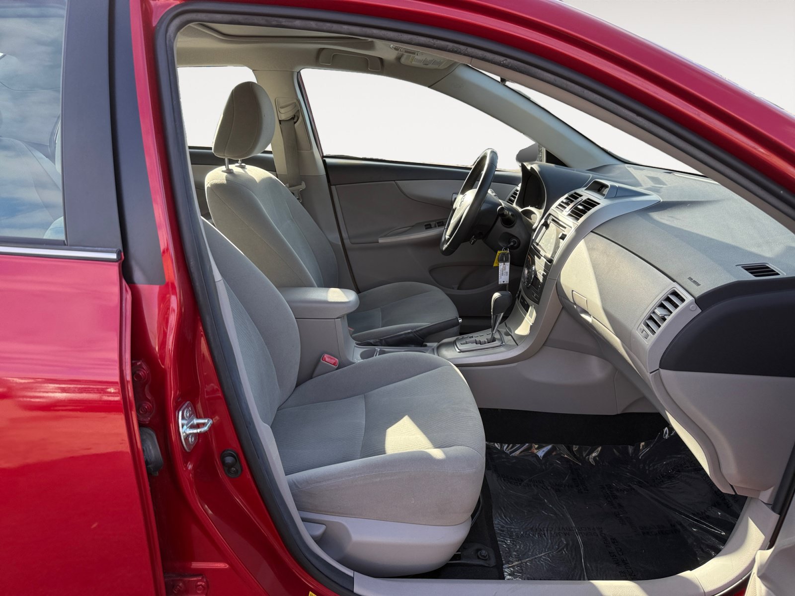 Used 2013 Toyota Corolla LE w/ Premium Pkg FWD image 19