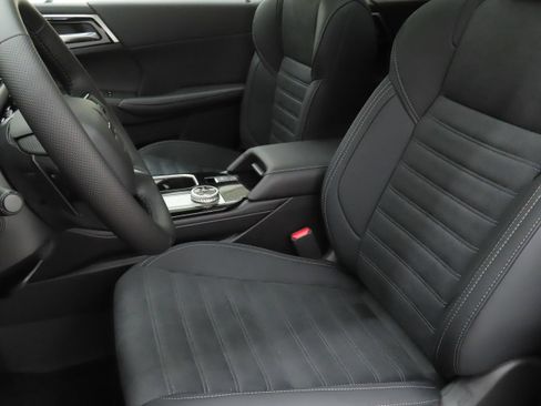 New 2026 Mitsubishi Outlander SE AWD/4WD image 11