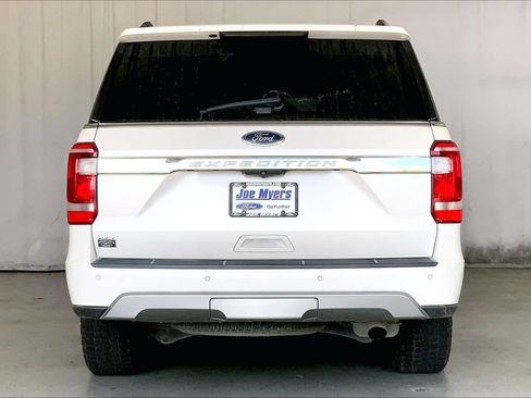 Used 2018 Ford Expedition XLT w/ Equipment Group 202A RWD image 4