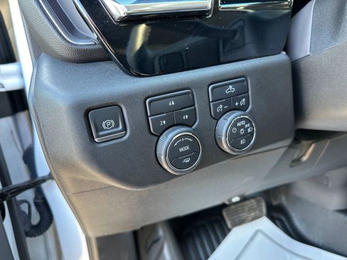 Used 2024 Chevrolet Silverado 3500 LT w/ Convenience Package image 15