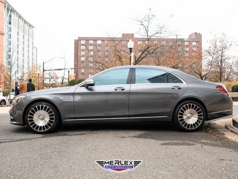 Used 2018 Mercedes-Benz S 560 4MATIC Sedan w/ Premium Package image 4