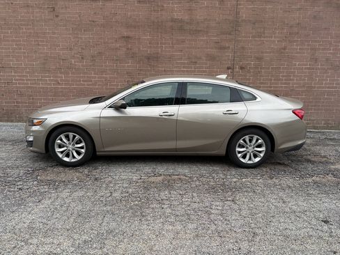 Used 2023 Chevrolet Malibu LT FWD image 2