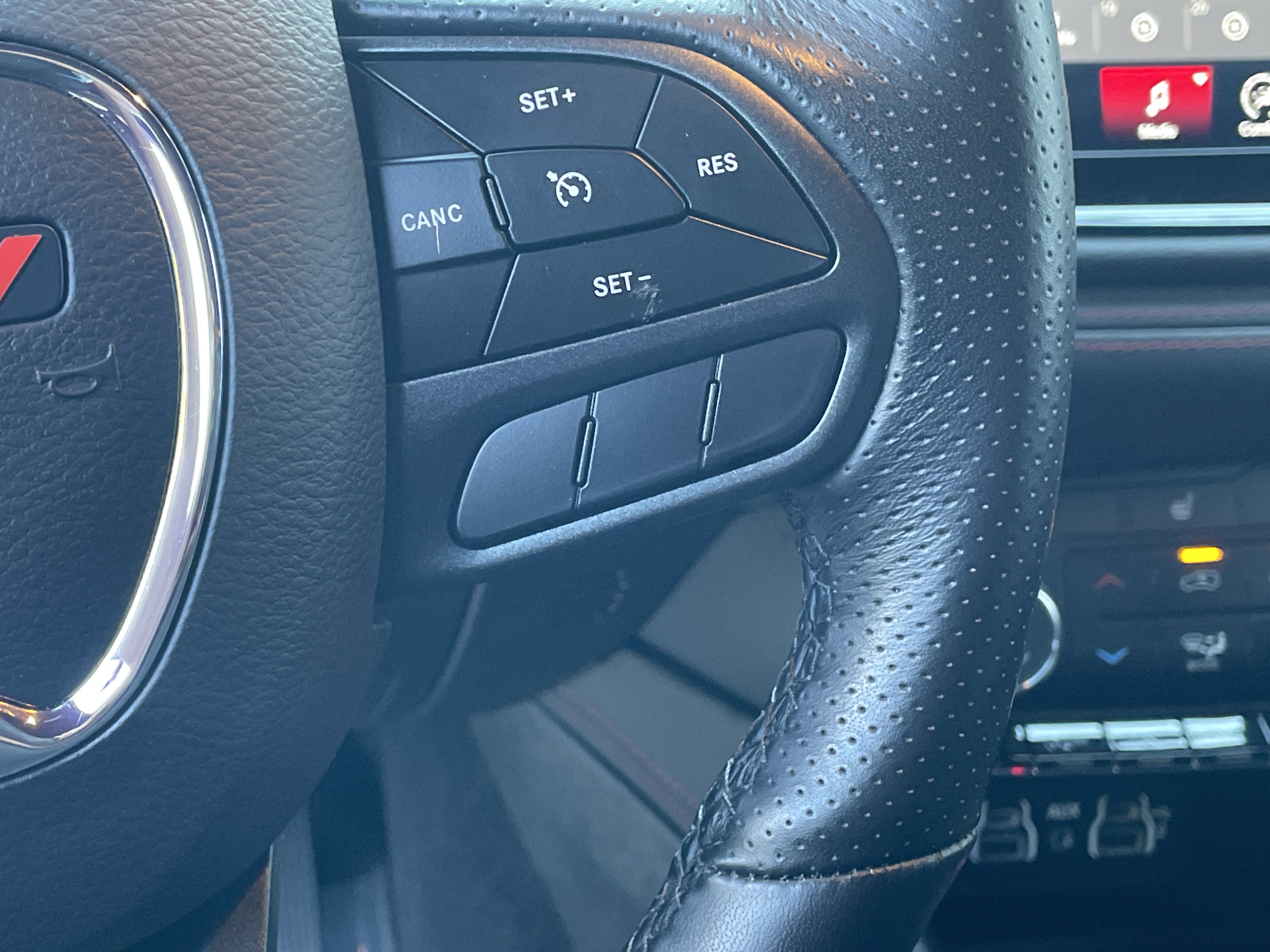 Used 2025 Dodge Durango GT RWD image 18