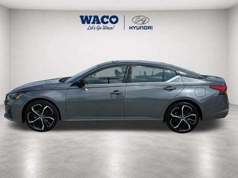 Used 2024 Nissan Altima 2.5 SR FWD image 4