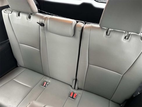 Certified 2023 Toyota Highlander XLE image 13