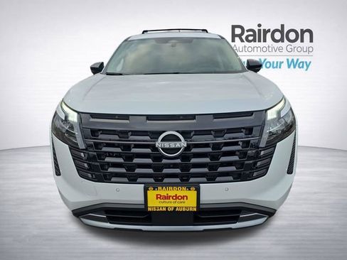 New 2026 Nissan Pathfinder Platinum image 3