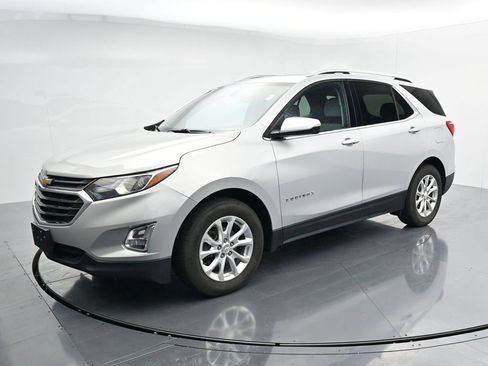 Used 2018 Chevrolet Equinox LT w/ Sun & Infotainment Package FWD image 4