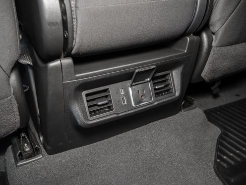 Used 2025 Chevrolet Silverado 1500 LT image 36