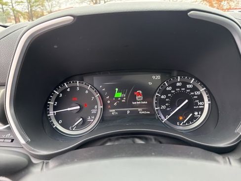 Used 2020 Toyota Highlander XLE image 21