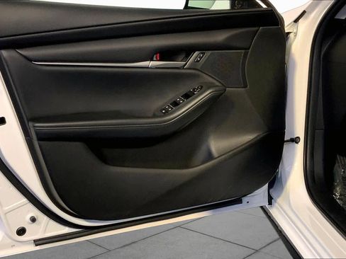 Used 2023 MAZDA MAZDA3 s FWD image 22