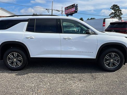 New 2026 Chevrolet Traverse LT image 4