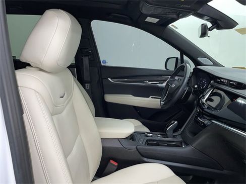 Certified 2024 Cadillac XT6 Sport w/ Technology Package image 24