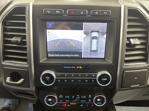 Used 2021 Ford Expedition Platinum image 25