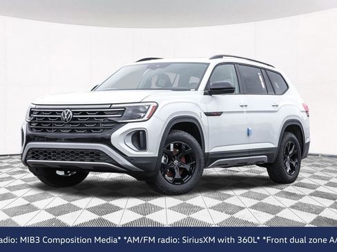 New 2026 Volkswagen Atlas Peak Edition AWD/4WD image 2