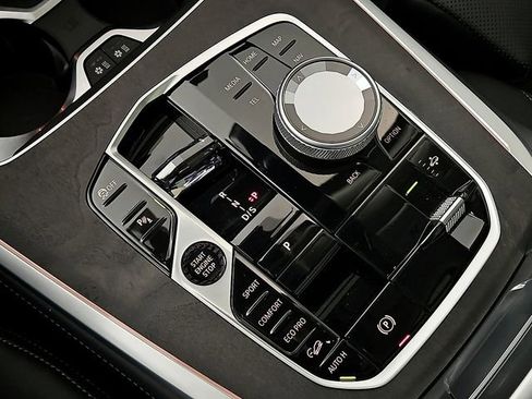 Used 2025 BMW X7 xDrive40i w/ Executive Package image 17