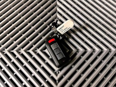 Used 2024 Mitsubishi Eclipse Cross SE image 10