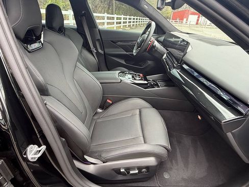 Used 2026 BMW M5 w/ Executive Package AWD/4WD image 34