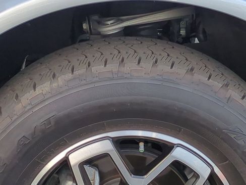 Used 2024 Ford Bronco Outer Banks image 11