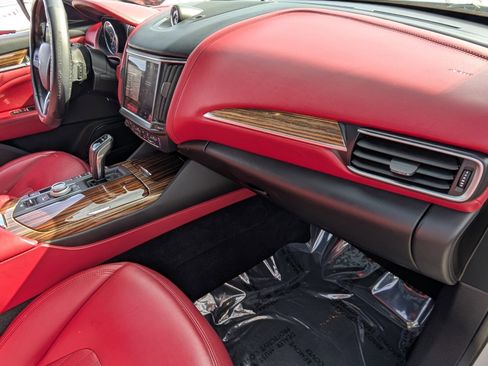 Used 2022 Maserati Levante Modena image 20