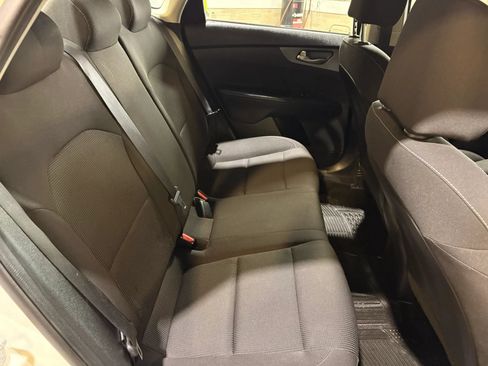 Used 2020 Kia Forte LXS FWD image 17