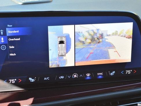 Used 2024 Chevrolet Traverse Z71 w/ Enhanced Driving Package image 31