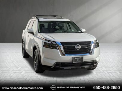 New 2025 Nissan Pathfinder SV w/ SV Premium Package