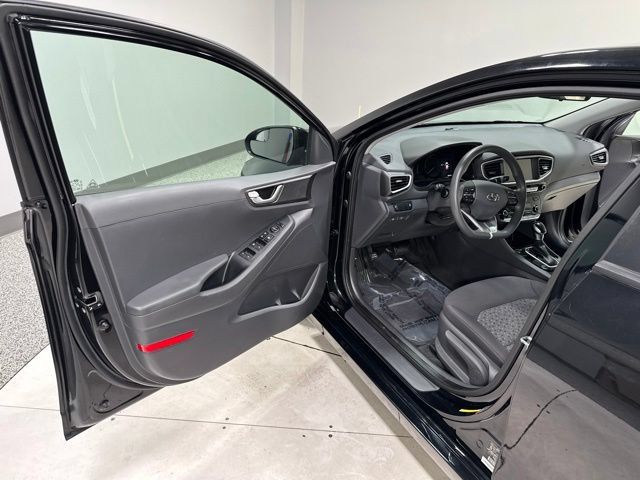 Used 2018 Hyundai Ioniq Blue FWD image 10