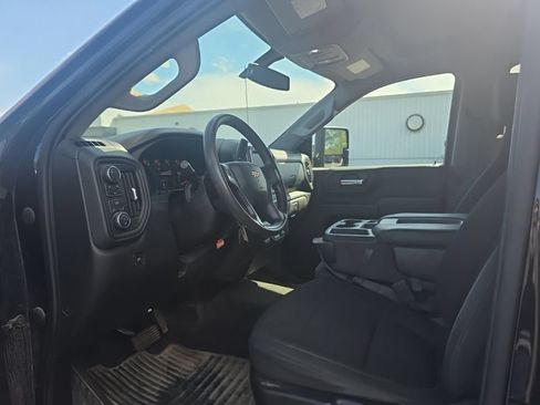 Used 2020 Chevrolet Silverado 2500 Custom w/ Custom Value Package AWD/4WD image 11