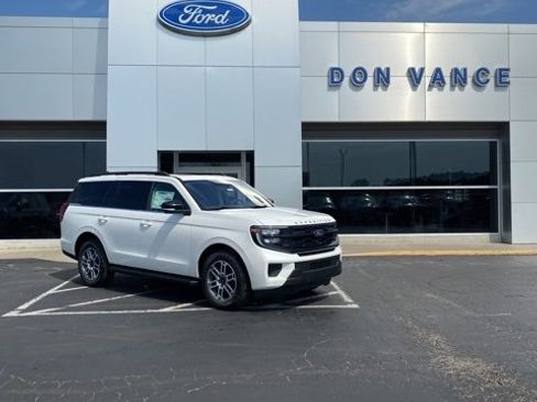 New 2025 Ford Expedition Active image 1