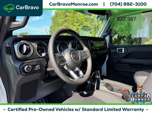Used 2023 Jeep Wrangler Unlimited Sahara AWD/4WD image 22