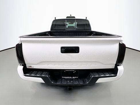 Used 2021 Toyota Tacoma SR w/ SR Convenience Package image 6