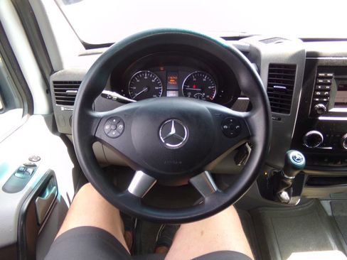 Used 2014 Mercedes-Benz Sprinter 2500 image 67