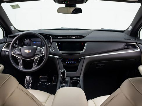Certified 2023 Cadillac XT5 Sportv AWD/4WD image 11