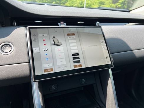 New 2025 Land Rover Discovery Sport S image 18