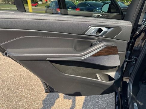 Used 2019 BMW X7 xDrive40i w/ Cold Weather Package AWD/4WD image 21
