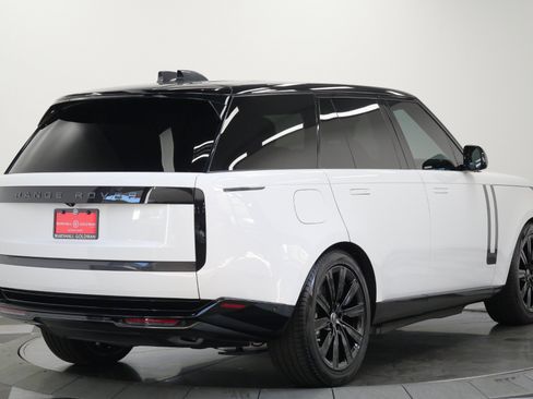 Used 2025 Land Rover Range Rover SE AWD/4WD image 9