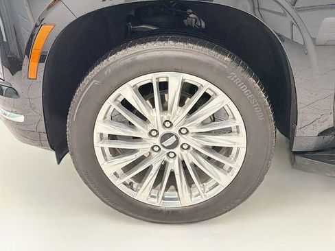 Used 2025 Cadillac Escalade ESV Premium Luxury image 27