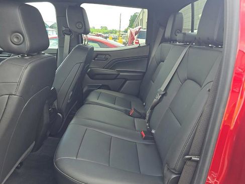 Used 2025 Chevrolet Colorado Trail Boss AWD/4WD image 19