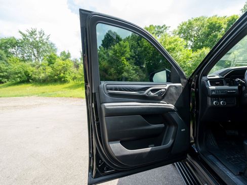Used 2021 GMC Yukon XL Denali AWD/4WD image 10