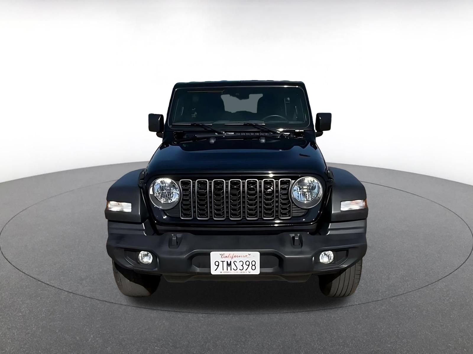 Used 2025 Jeep Wrangler Unlimited Sport AWD/4WD image 3