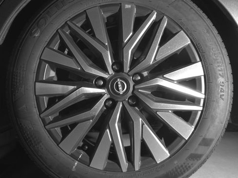 Used 2025 Nissan Altima 2.5 SV FWD image 14