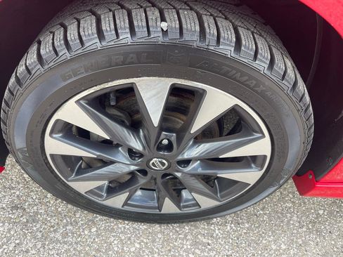 Used 2019 Nissan Sentra SR FWD image 9