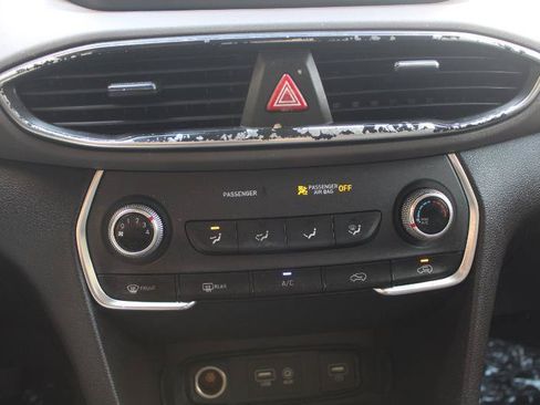 Used 2019 Hyundai Santa Fe SE FWD image 17