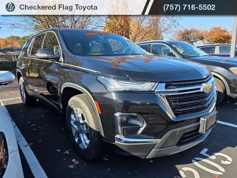 Used 2023 Chevrolet Traverse LS w/ Safety Package image 3