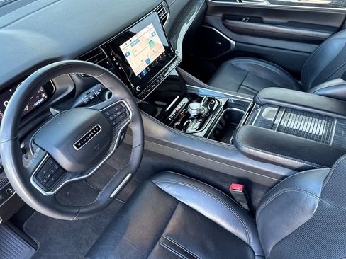 Used 2022 Jeep Wagoneer Series III image 9