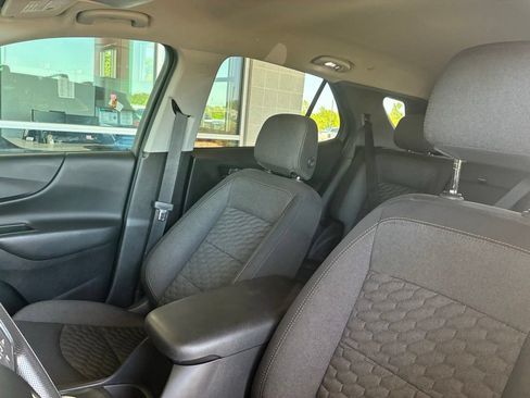 Used 2019 Chevrolet Equinox LT FWD image 30